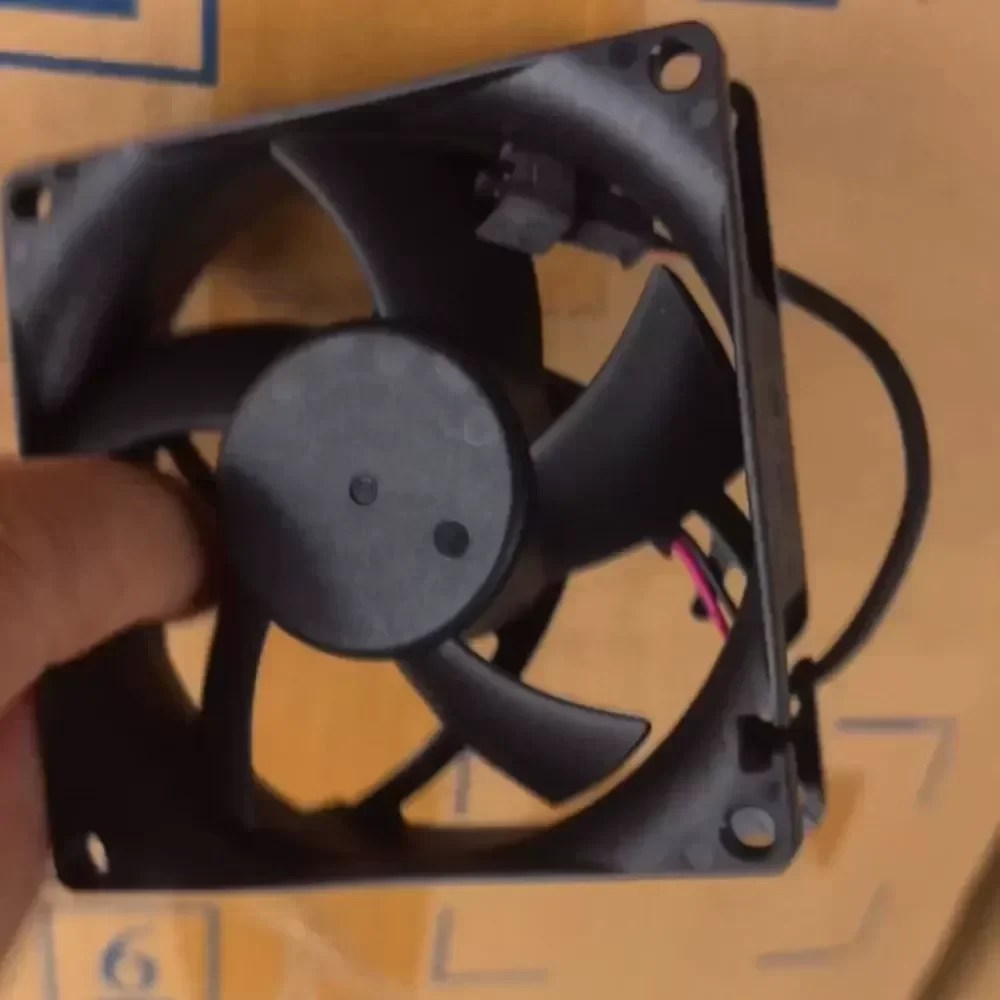 Protechnic MGA8024UB-O25 24V fan