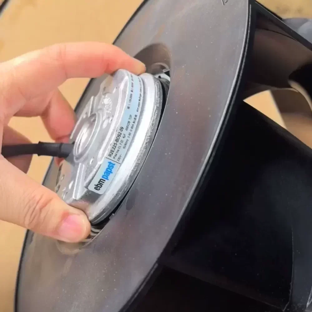 R2E225-BD92-09 ebmpapst 230V fan