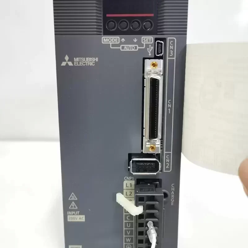 Mitsubishi MR-JE-70A Three Phase AC Servo Motor with Drive AC220V 700W