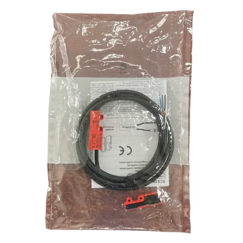 Schneider XCS Coded Magnetic Switch XCSDMC7902 Plastic Material